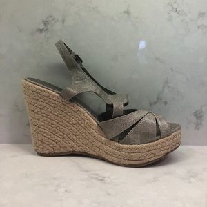 NWT Coconuts Grey “Stella” Sandal